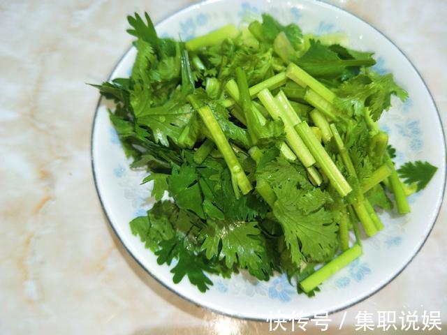 凉拌|夏天吃木耳正当时，教你凉拌木耳的正确做法，木耳好吃无异味