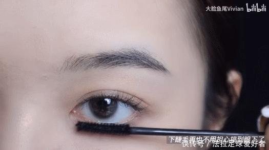 芽芽|别再画眼影了，这种眼妆才是真的又纯又欲啊