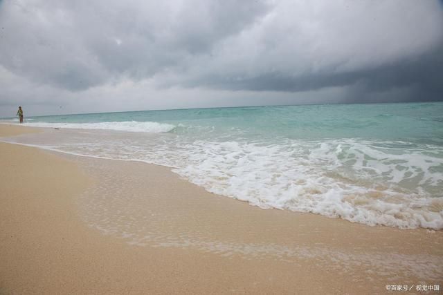 轻帆&海滩诗词27首十里长滩云水阔,千堆雪浪玉生烟