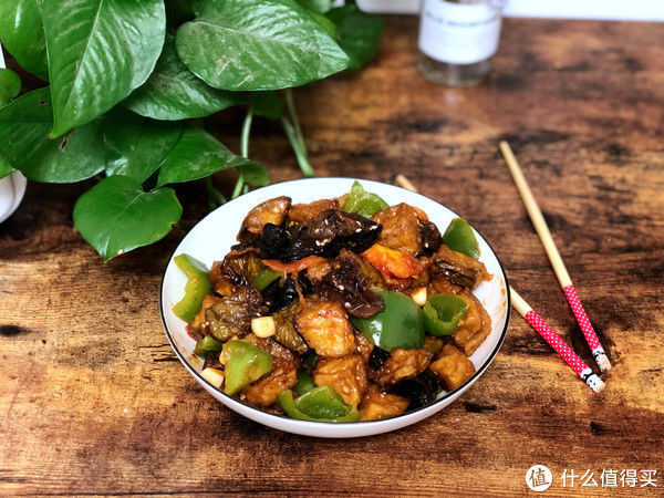 红烧肉|做红烧茄子，不要直接下锅炸，这样做，茄子外焦里嫩还不吸油