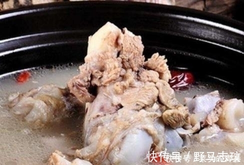 骨头|不管炖啥骨头汤,大厨透露要多加“这一步”,汤浓白好喝无腥味