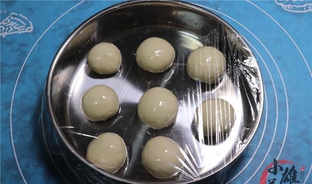 韭菜盒子怎么做才香教你一招，不破皮不露馅，皮薄馅大，真过瘾