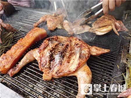 美食街|“赶街”走起！金殿后山这条彝乡风情美食街，样样都有