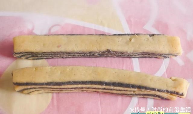 黑芝麻发糕|比奶豆更健康、比小饼更好吃,保证你和宝宝抢着吃!宝宝辅食