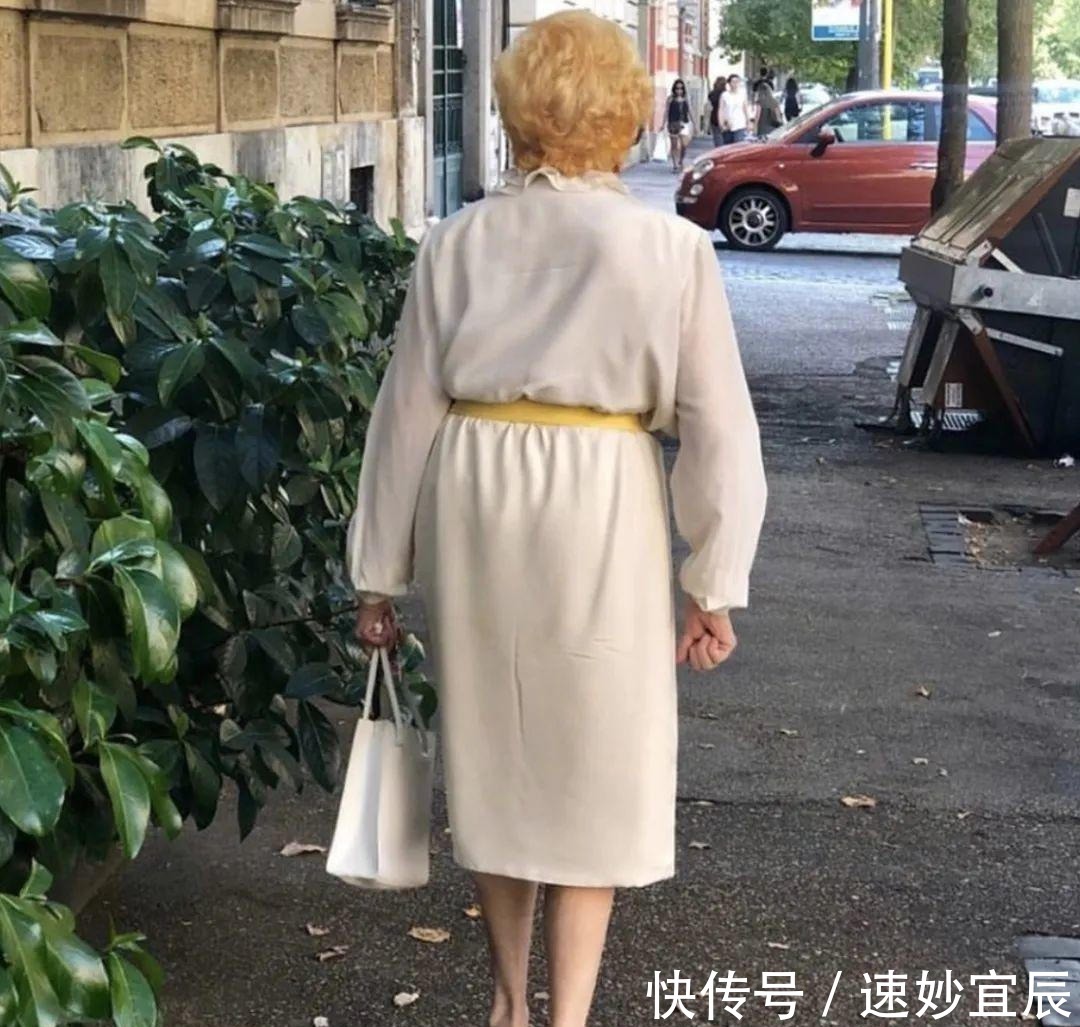 条纹衫|谁说老了不能时髦？这些60+的街头搭配好精致，气质沉稳更加分