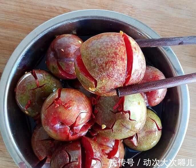 这种水果上市了,让你的皮肤又嫩又红