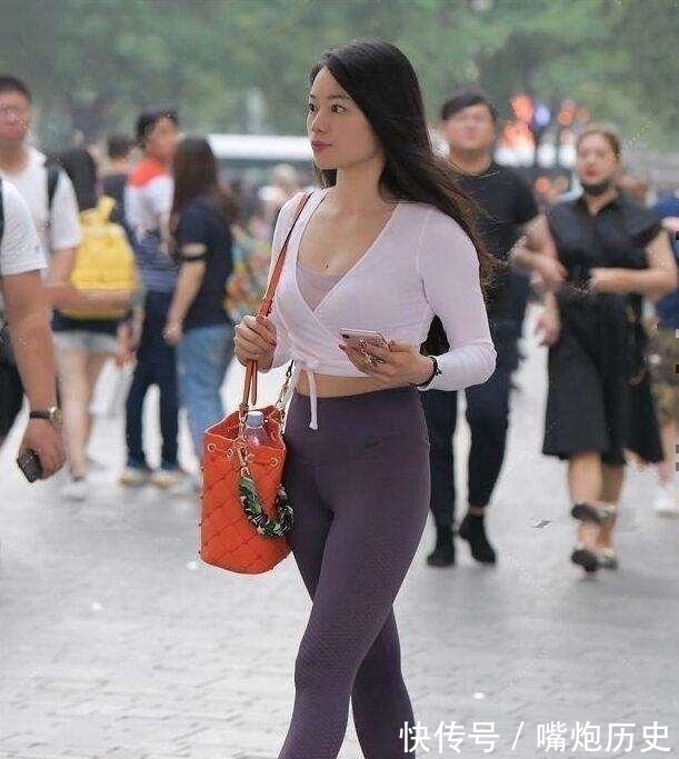 萝卜裤 优雅多姿的打底裤美女,搭配风格要追求别具一格,身材火辣