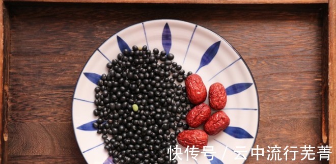 冬天到了，吃黑豆有什么用教你1个简单做法，涨知识了！