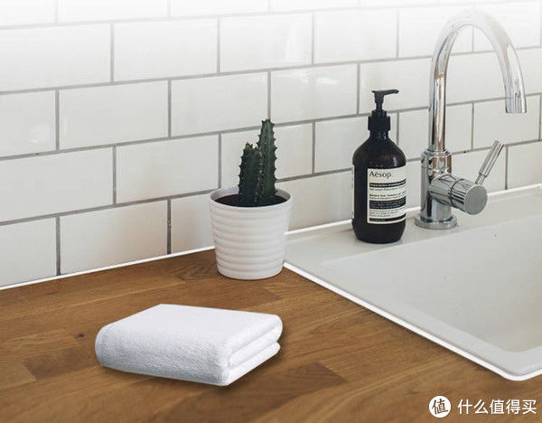 发黑|拒绝玻璃胶发霉、发黑!一文讲透装修中全屋玻璃胶该如何选择及品牌推荐