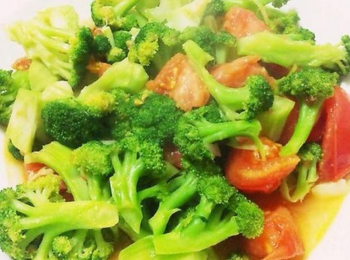 西红柿营养丰富,特别适合美容减肥的爱美女性,三种吃法送给您