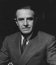 杜鲁门|这次谈话让麦克阿瑟与杜鲁门的分歧，由发丝般的裂缝，变成难以弥补的鸿沟