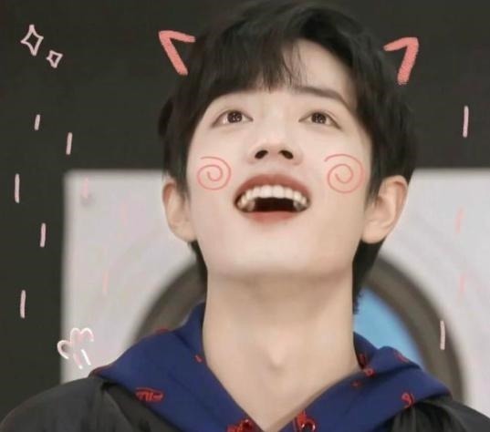 肖战参加活动,被质疑蹭热度,仔细一看却发现黑子在帮他