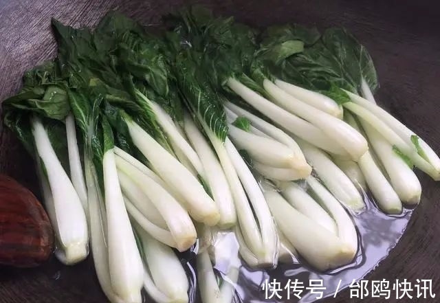 红薯干|这几种蔬菜晒成干,比新鲜的还好吃,久放不坏,冬天炖肉特别香