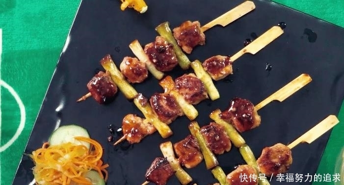 分享|用平底锅分享一款鸡肉串串,肉嫩鲜甜,焦香四溢,孩子特爱吃