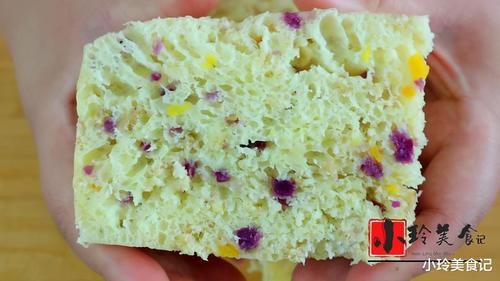 决定用燕麦片搭配一些食材做一款发糕，真的是太暄软了，松软香甜比面包还好吃，燕麦片你们都喜欢吃吗