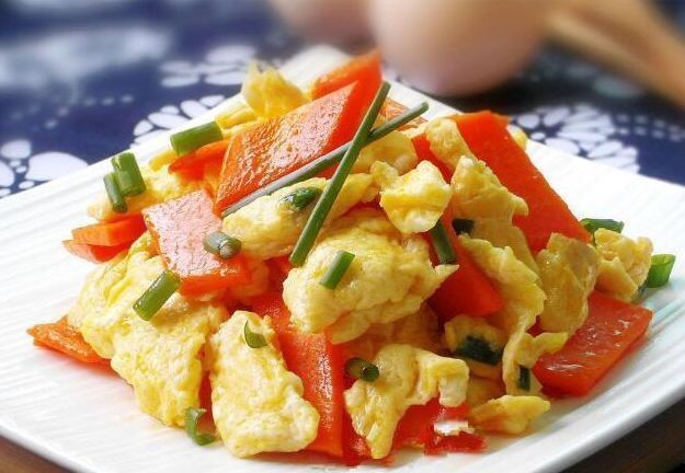 5位保姆来应聘，每人做一道菜，老公直夸第4个，却留下第3个