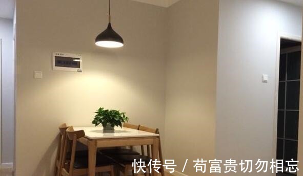电视|老公为“省钱”, 不装吊顶, 也不做电视墙! 邻居眼红 效果不输人！
