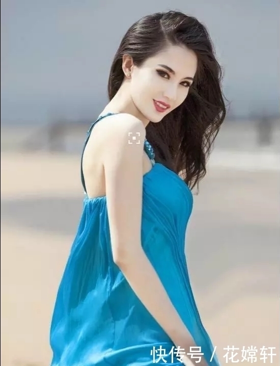 美女一袭蓝色长裙,惊铯的容貌,网友 有妖气