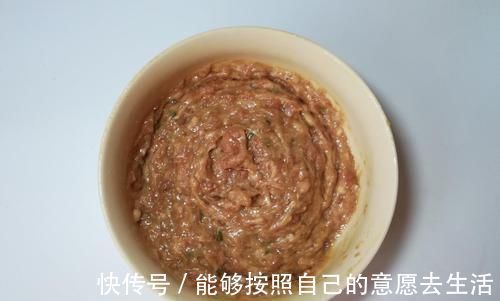 鸡蛋清|做肉丸不要再放淀粉了,换成它,做出来的肉丸鲜嫩弹牙,还不散