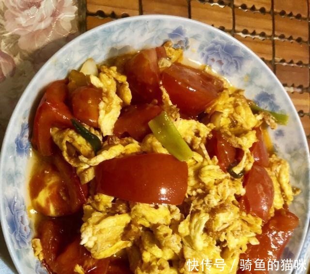 周末朋友聚会,六菜一汤的午餐,简单的家常菜,实惠又好吃!