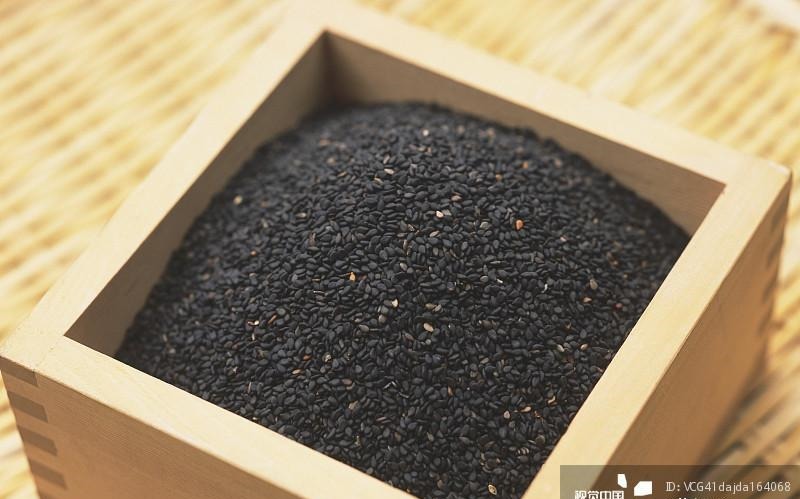 炖肉|普通的黑芝麻, 竟然治好了5种疾病, 这种吃法老中医也推荐!