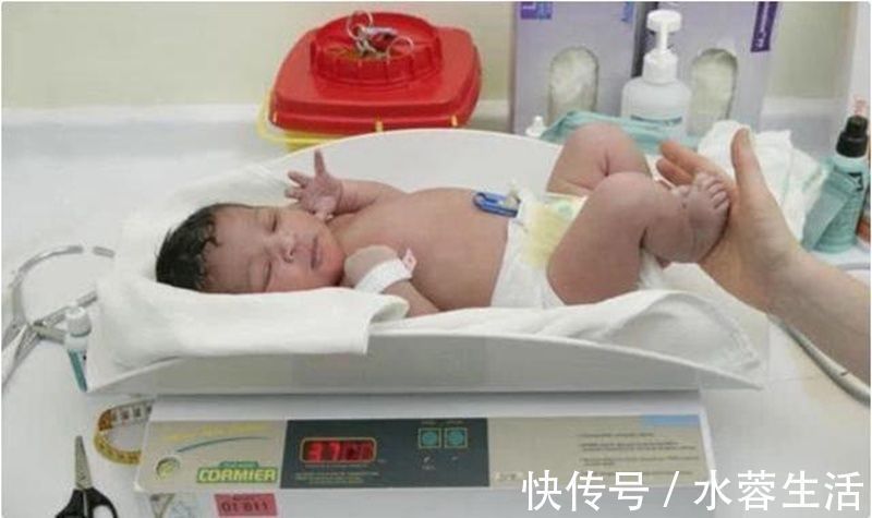 抱错娃|医院为何要在宝宝出生后留脚印?医生即使不明说,家长也应知晓