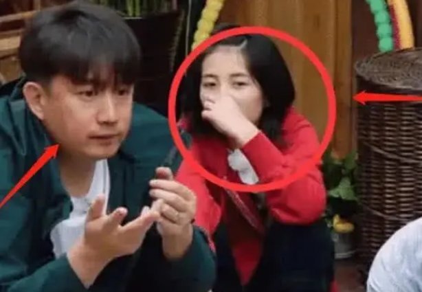 《向往的生活》最没素质嘉宾,当众抽烟惹人烦,黄磊无视妹妹捂鼻