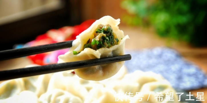 加盐|调饺子馅时,顺序不对馅料难吃!教您正确做法,饺子鲜香味美!