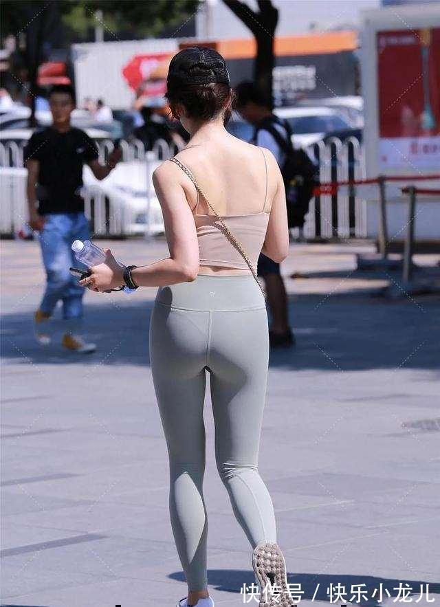 身段 一条显气质的打底裤秀出自己的好身段,简约不失雅致,太漂亮了