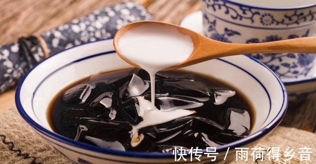 清热解暑|夏季必备龟苓膏,清热解暑,降火除烦闷,做法简单又美味,好吃!