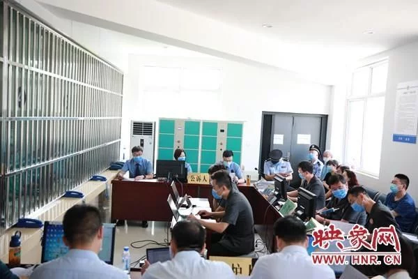 许昌市魏都区法检“两长”同出庭 审理一起恶势力犯罪集团案件