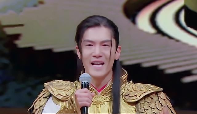 新版《香蜜》糊得“外焦里嫩”,旭凤土里土气,锦觅蛇精脸很抢镜