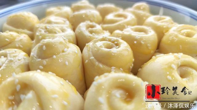 柔软|教你面包新做法,不用烤箱不用电饭煲,香甜柔软还拉丝,香极了