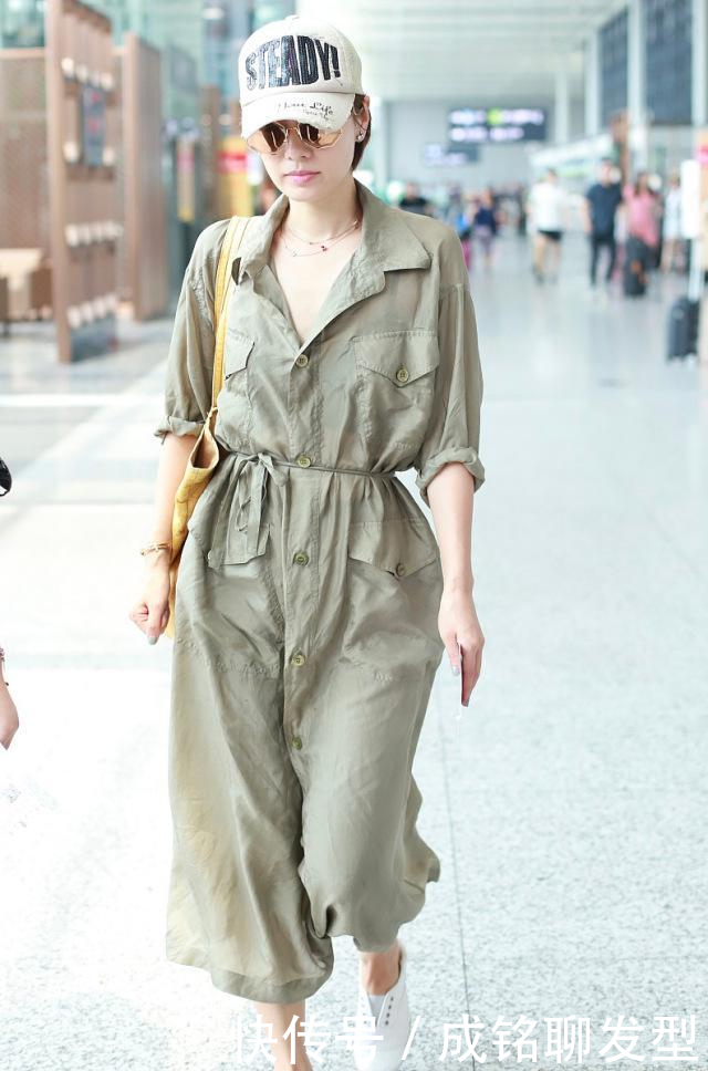 格纹|裙装才是“减龄神器”,45岁马伊琍穿裙装超美,时尚优雅又显气质