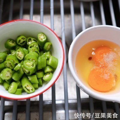美极酱油|原来做又辣有香又开胃的尖椒炒蛋这么简单