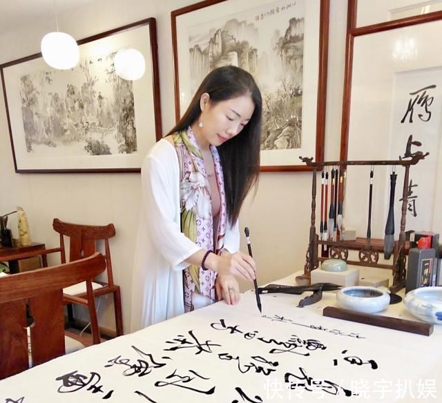 艺术|80后书法女孩,靠写字年入百万!谁说女子不能写书法?