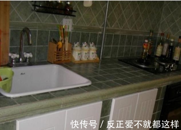 厨房|现在越来越多人厨房不用定制橱柜了, 如今都装这种, 30年不会坏