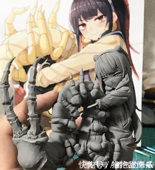 “蜈蚣少女”被做成手办,虽然还是半成品,但是依旧很美