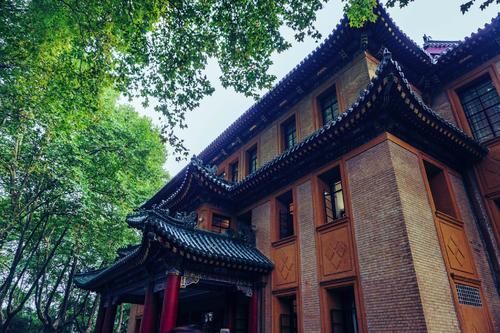 老年|南京最壮观、最典雅的建筑之一，美龄宫