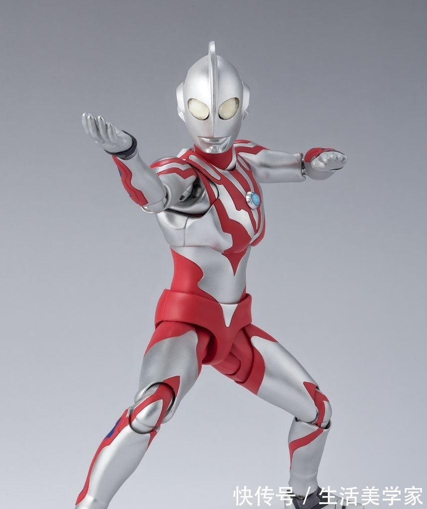 罗布兄弟|利布特奥特曼shf公开:自带枪盾配件,直接是全副武装的配置