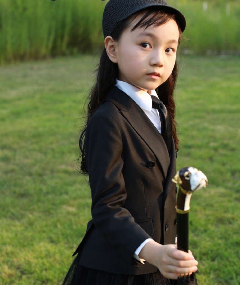 离开了包装与滤镜,小山竹的公主梦破碎,沦为普通小女孩