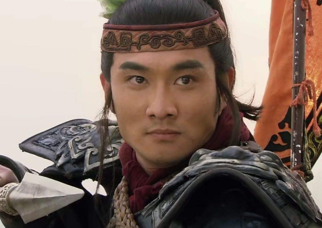 上梁山之前|梁山军衔最高的五位军官,林冲和花荣不在其列,宋江连官不是