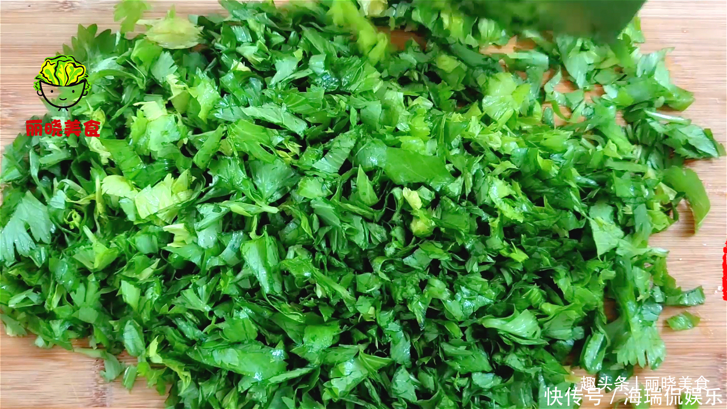 芹菜叶|芹菜叶别丢了，教你一种超美味吃法，简单好吃味道足，越吃越想吃