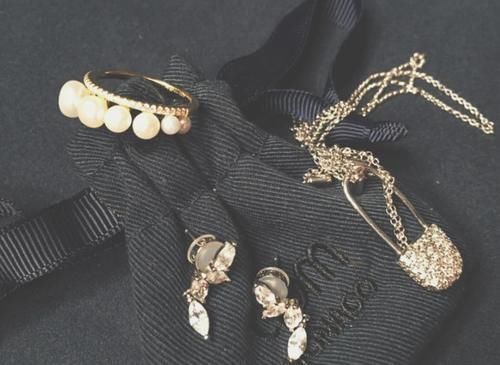 项链 奔四奔五的女人,千万别戴这4种饰品,寒酸又俗气,太没品味了