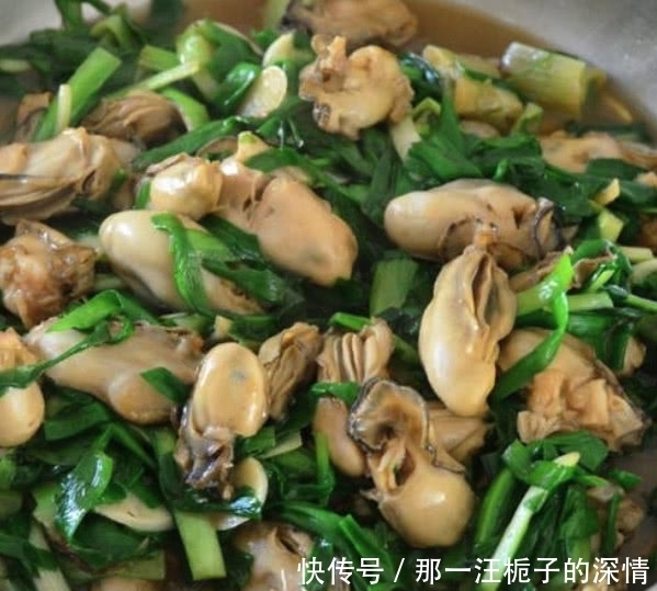 不管抽不抽烟，男人一旦上年纪，要常吃这类食物，腰腿有劲不显老