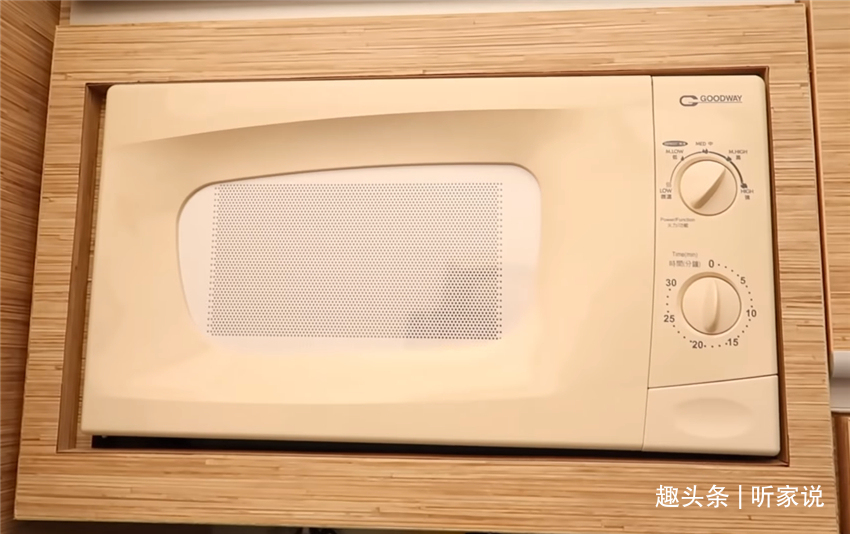 小房子|日本姑娘住进香港10㎡劏房,狭小的家,被这位90后整理得井井有条