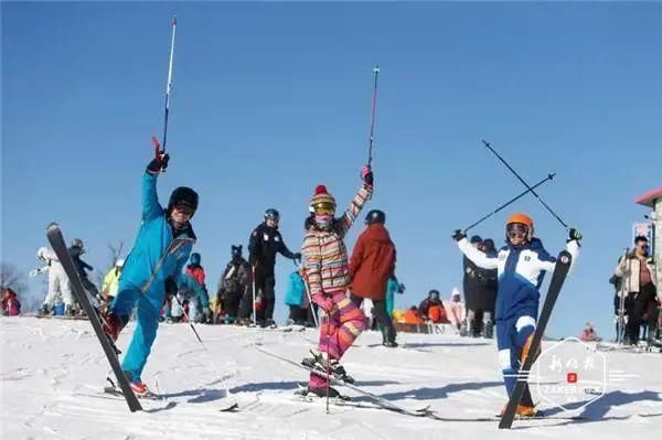 冰雪|前方高燃！亚布力新雪季开板首滑，一卡畅滑三山你还不快来“发烧”吗？