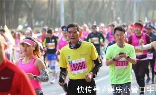 抗癌英雄|抗癌英雄贺明：肺癌晚期被告知只剩3个月，61场马拉松跑出奇迹