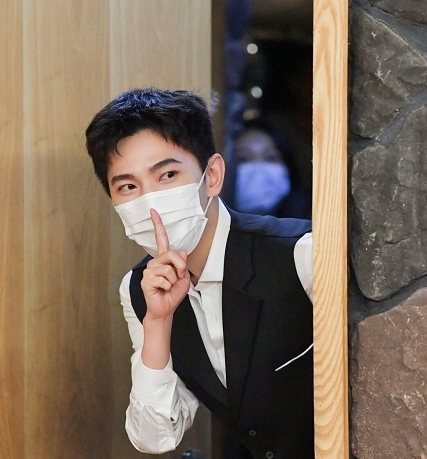 皆言杨洋新综艺“放开”了,实际却处处充满他的无奈和妥协