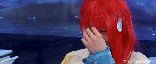  敷衍|玩游戏作弊，喝口水都作假，郑爽上节目太敷衍遭杨迪怒怼认真点！